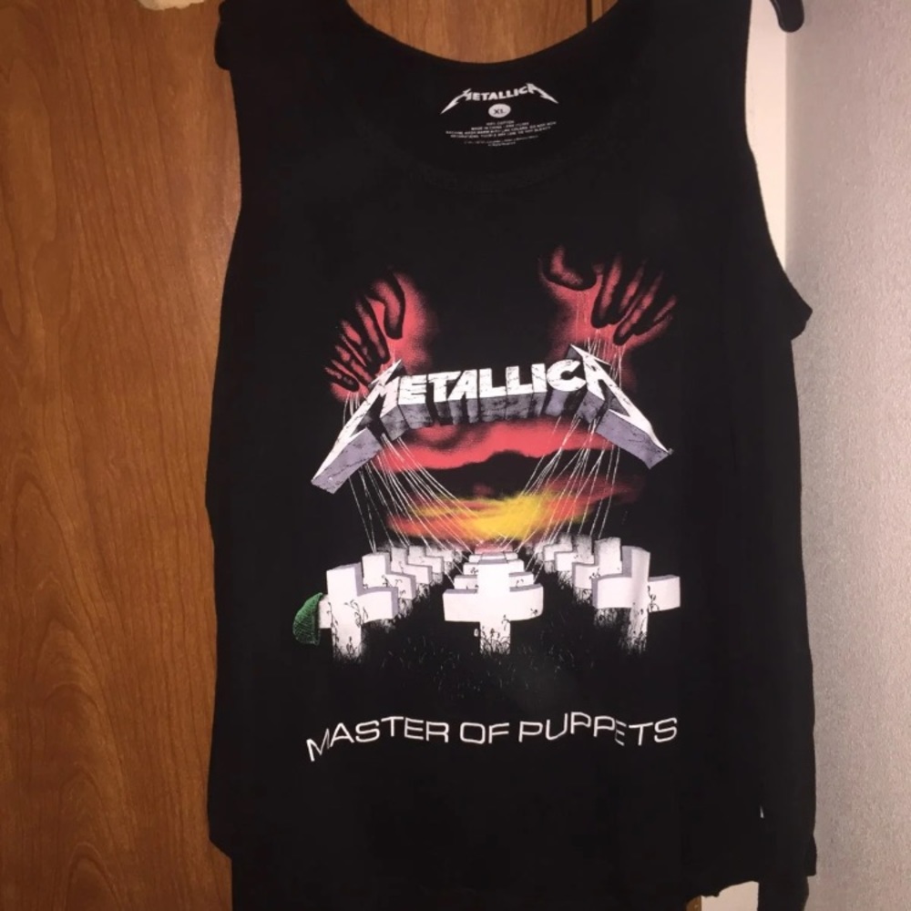 Black Metallica off the shoulder sleeve top